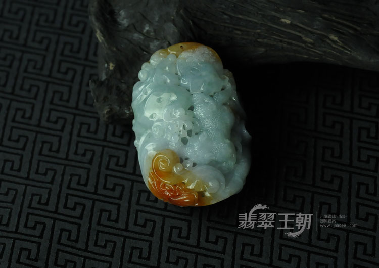 糯冰种红翡蓝晴水缅甸翡翠“猫蝶富贵”手玩