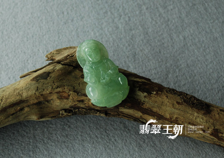 糯冰种晴水缅甸翡翠观音挂件