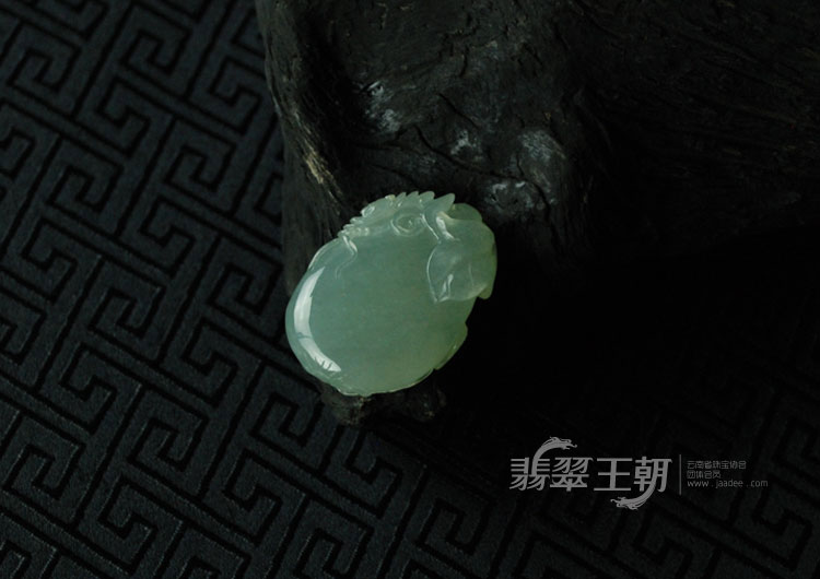 糯冰种晴水缅甸翡翠福瓜挂件