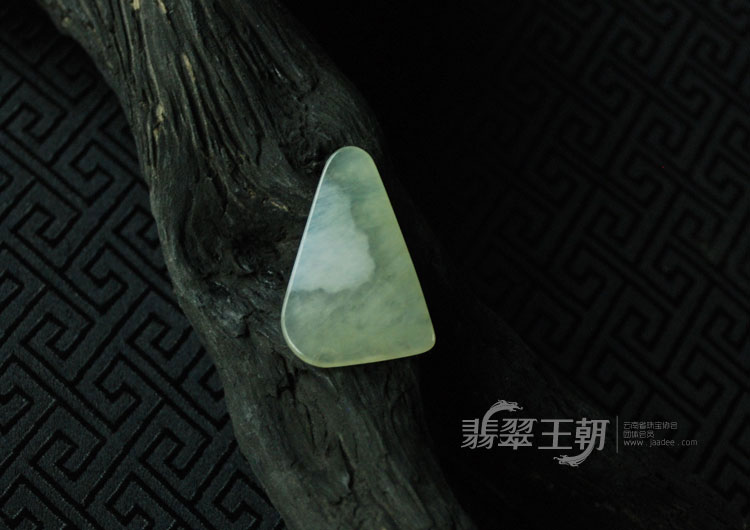 糯冰种淡黄翡几何形挂件