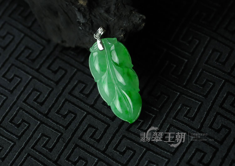 糯冰种绿晴飘翠缅甸翡翠满绿大业有成挂件