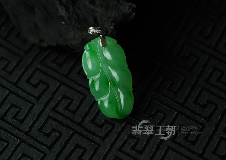 糯冰种绿晴飘翠缅甸翡翠满绿大业有成挂件