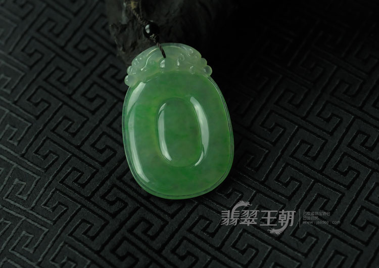 冰种飘翠缅甸翡翠福在眼前挂件