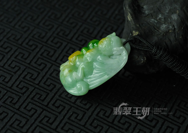 糯冰种黄加绿缅甸翡翠“鸿福齐天”挂件