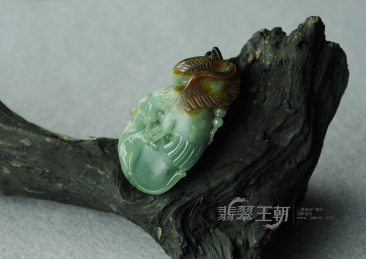 糯冰种蓝水红翡略带飘花缅甸翡翠老鹰挂件