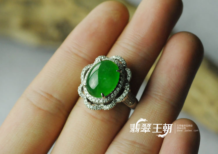 冰玻种正阳绿满绿包白金缅甸翡翠戒指