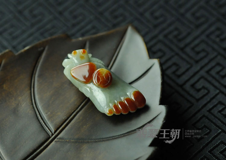 糯冰种红翡缅甸翡翠“知足常乐