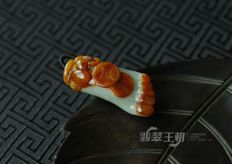 糯冰种红翡缅甸翡翠“知足常乐