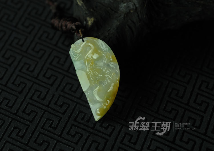 糯冰种黄翡飘花缅甸翡翠龙凤牌挂件（一对）