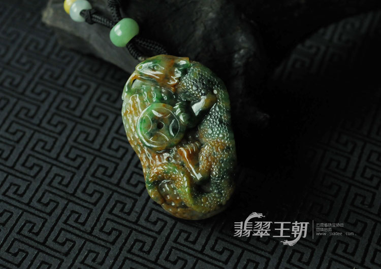 细糯种红加绿缅甸翡翠“生意兴隆”手玩