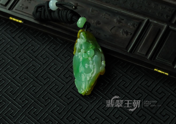 糯冰种黄加绿缅甸翡翠“欢喜富贵”挂件