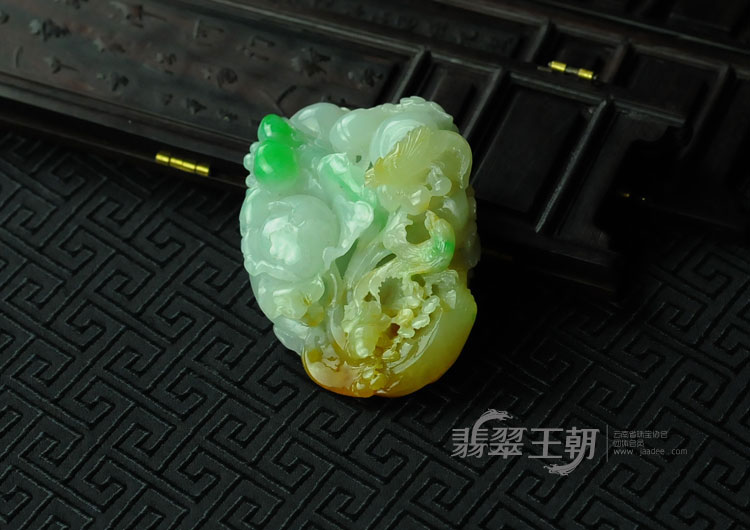 糯冰种黄加绿缅甸翡翠“富贵双喜”挂件
