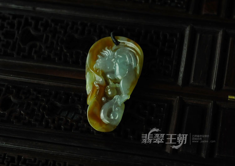 糯冰种红黄翡缅甸翡翠龙凤挂件