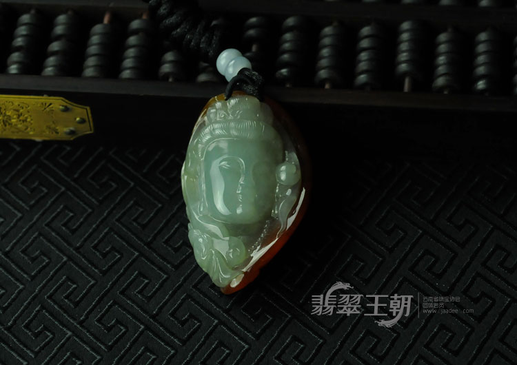 糯冰种红翡缅甸翡翠观音头挂件