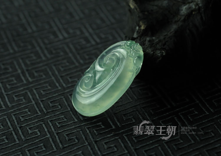 玻璃种晴水缅甸翡翠如意挂件
