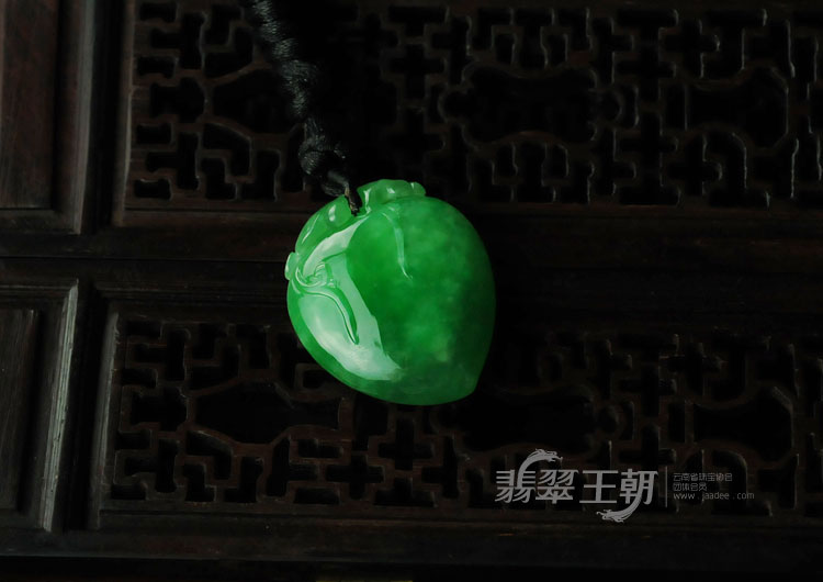 糯冰种正阳绿缅甸翡翠寿桃挂件