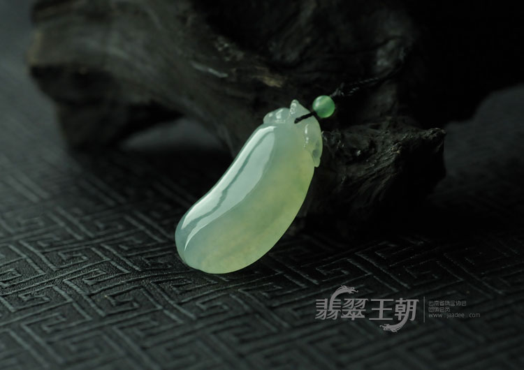 冰种晴水缅甸翡翠福瓜挂件
