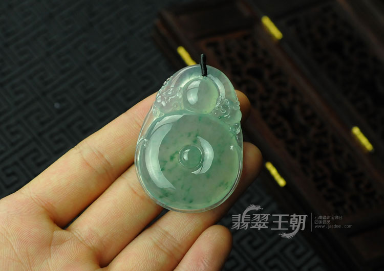 冰种飘花缅甸翡翠“福在眼前”挂件