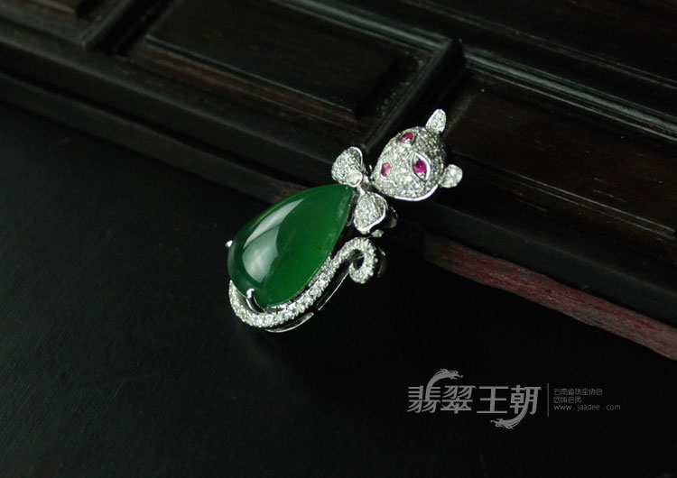 冰种阳绿缅甸翡翠猫挂坠