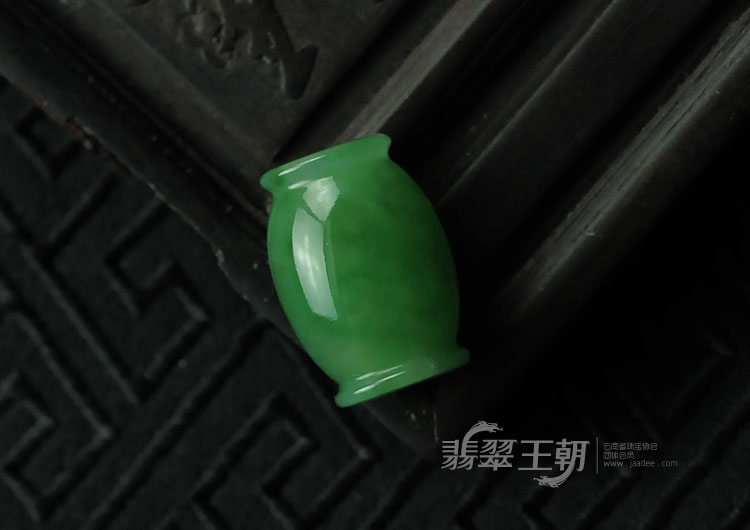 糯冰种翠色满绿缅甸翡翠路路通挂件