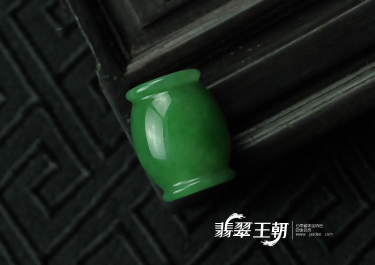 糯冰种翠色满绿缅甸翡翠路路通挂件