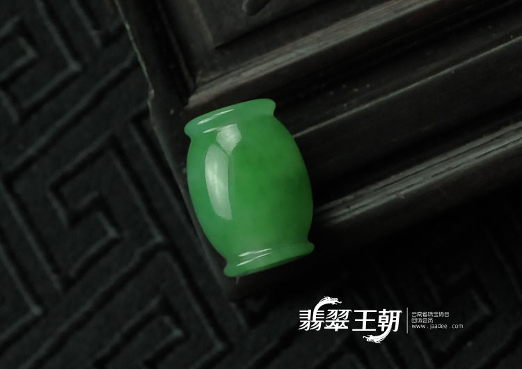 糯冰种翠色满绿缅甸翡翠路路通挂件