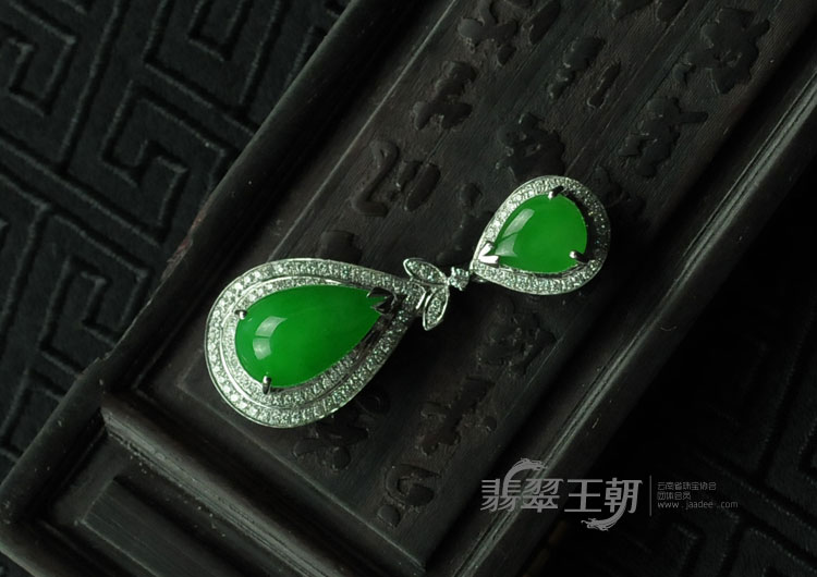 糯冰种正阳绿满绿包白金缅甸翡翠胸坠