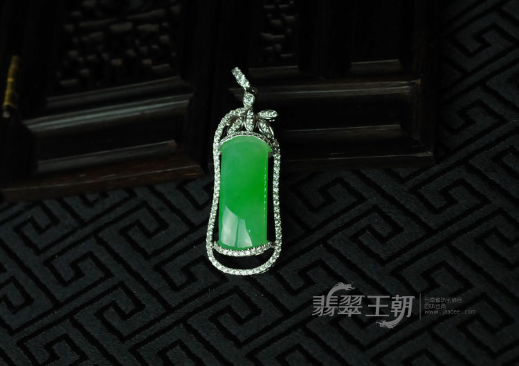 糯冰种翠色满绿包白金缅甸翡翠胸坠