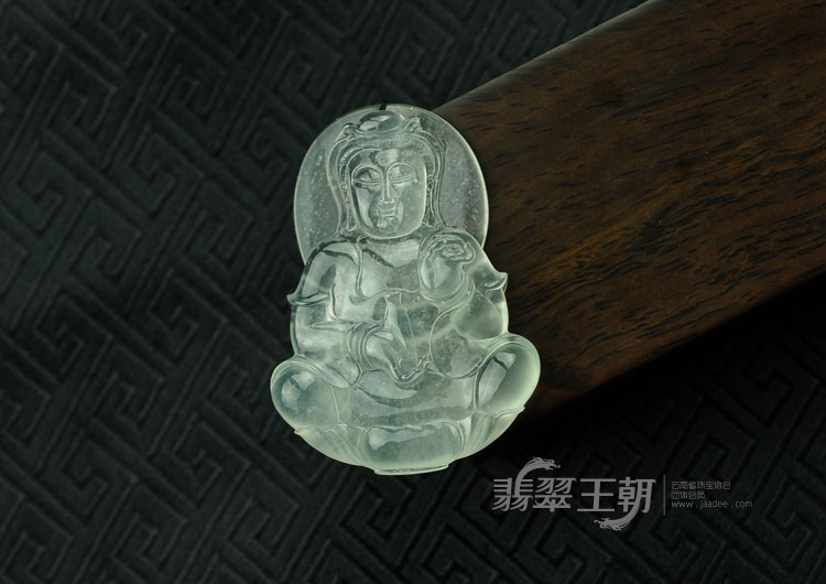 玻璃种缅甸翡翠观音挂件