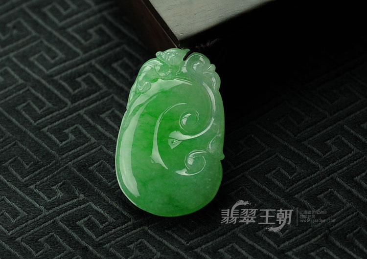 冰种翠色缅甸翡翠满绿如意挂件