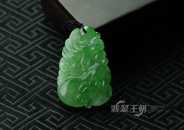冰种翠色缅甸翡翠满绿如意貔貅挂件