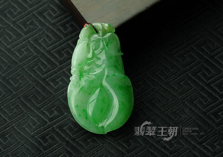 糯冰种绿晴飘翠缅甸翡翠满绿玉兰花挂件