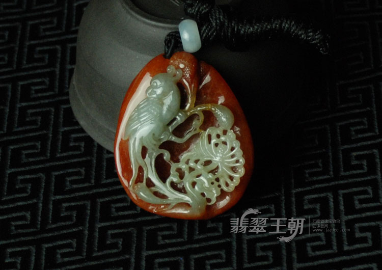 糯冰种红翡缅甸翡翠富贵鸟挂件