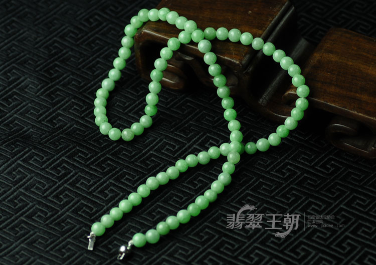 糯冰种翠色缅甸翡翠项链