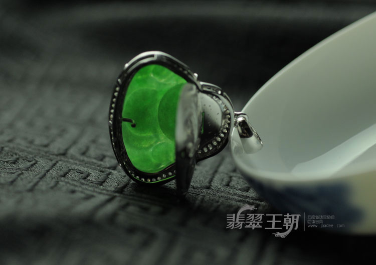 https://jdimg.jaadee.net//images/201103/goods_img/4901_P_1301001277917.jpg