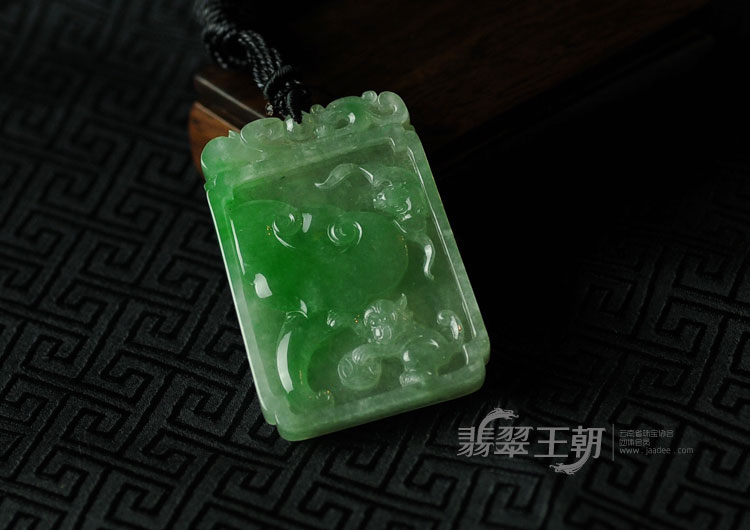冰种阳绿飘翠缅甸翡翠福寿如意挂件