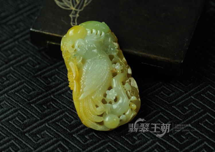 糯冰种黄加绿缅甸翡翠英明神武挂件