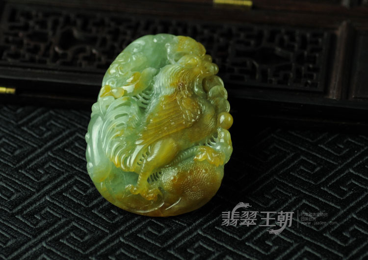 糯冰种三彩缅甸翡翠官上加官挂件