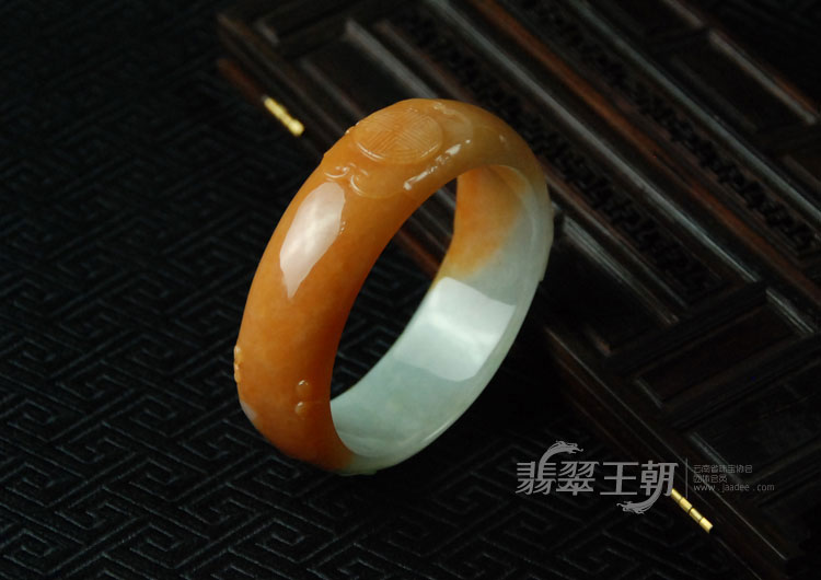 糯冰种红翡缅甸翡翠龙凤如意镯（57.9mm）