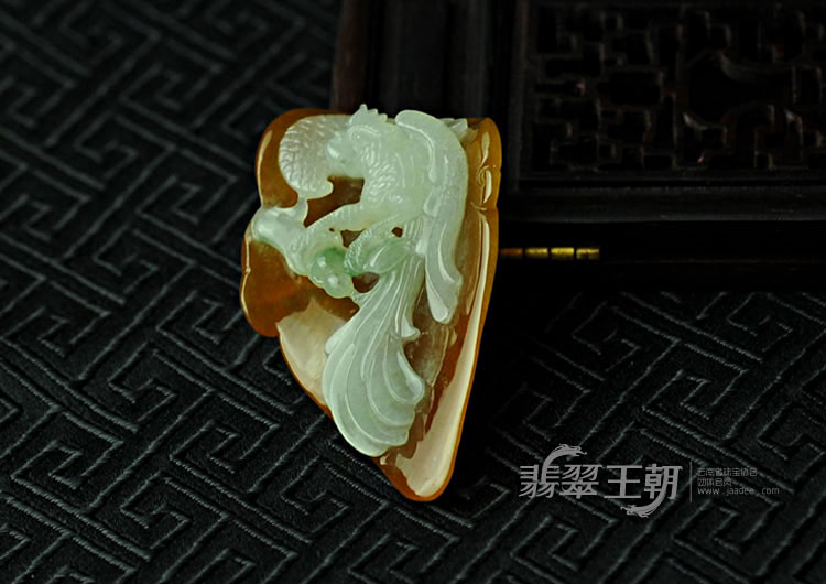 细糯种黄翡缅甸翡翠鹦鹉挂件