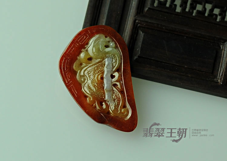 细糯种黄翡缅甸翡翠龙凤挂件（一对）