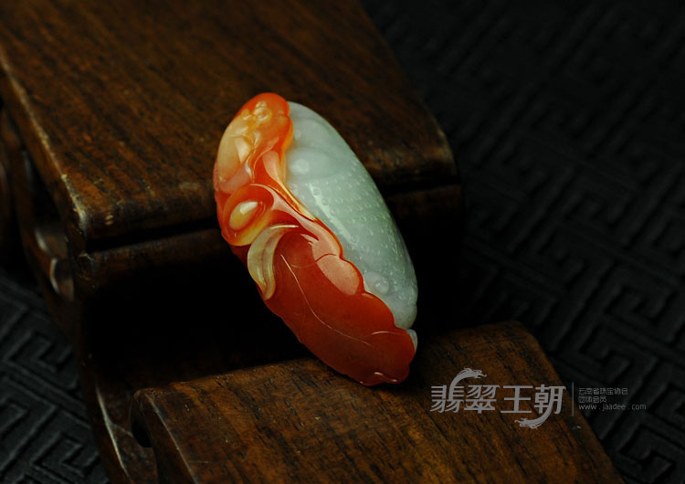 细糯种红翡缅甸翡翠年年有余挂件