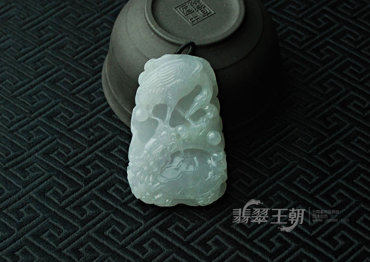 糯冰种淡紫色缅甸翡翠龟鹤延年挂件