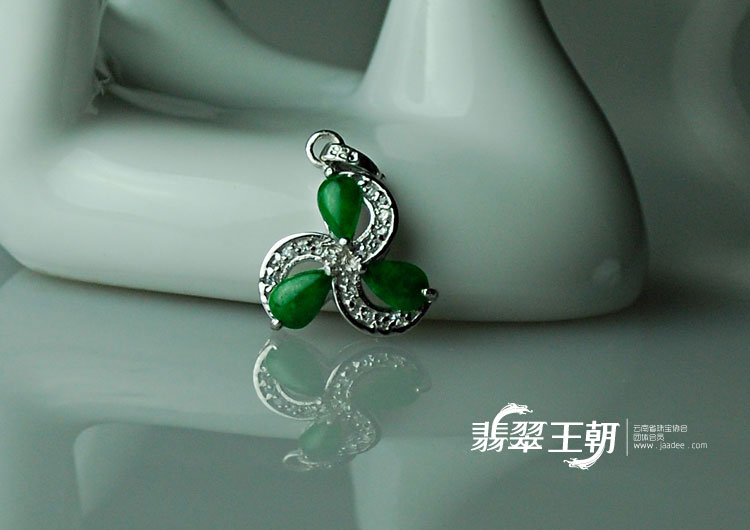 冰种阳绿满绿包925银镀金缅甸翡翠胸坠