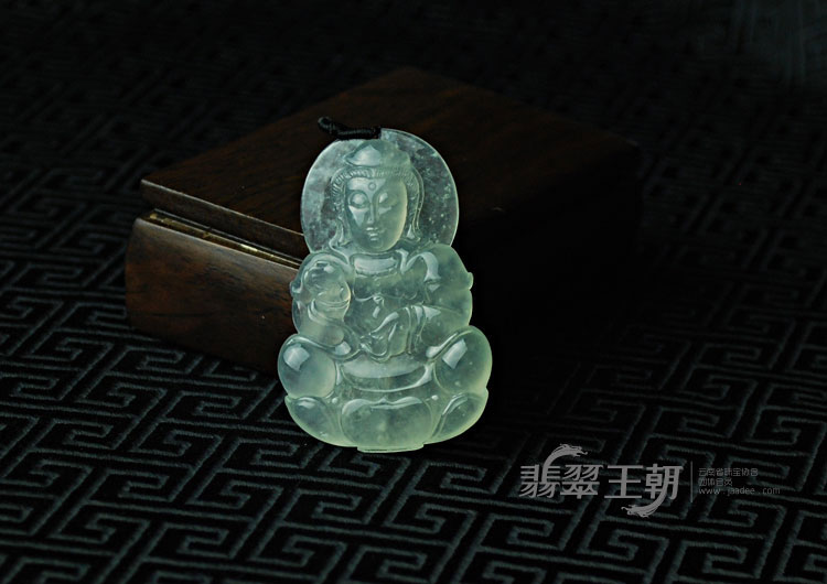 冰种缅甸翡翠观音挂件