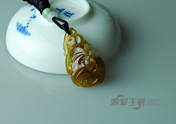 冰种黄翡缅甸翡翠福在眼前挂件