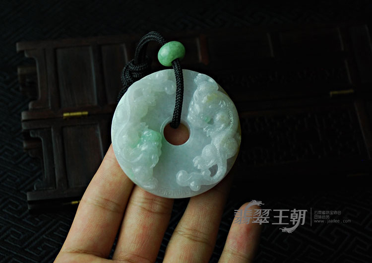 https://jdimg.jaadee.net//images/201104/goods_img/5172_P_1302716653692.jpg