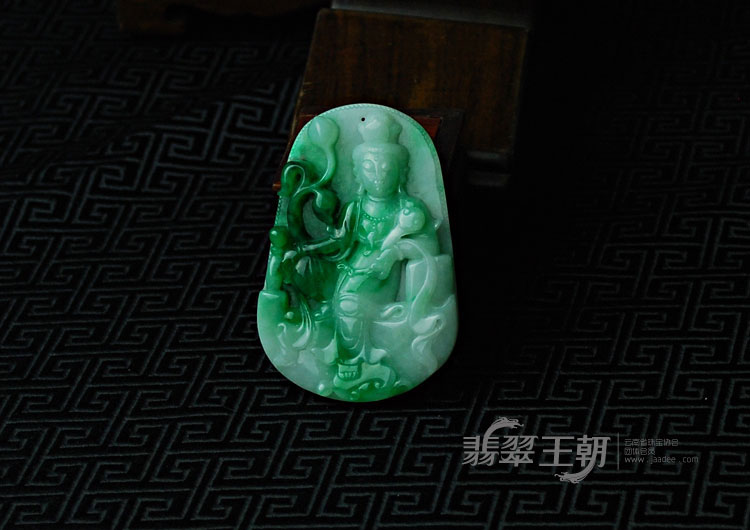 糯冰种正阳绿缅甸翡翠观音挂件