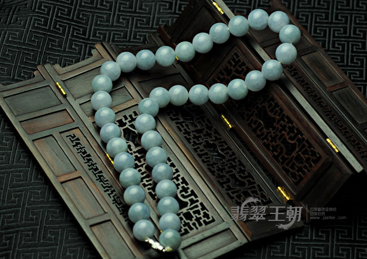 https://jdimg.jaadee.net//images/201104/goods_img/5191_P_1302727856928.jpg