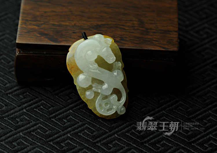 糯冰种黄翡缅甸翡翠龙成大业挂件（一对）